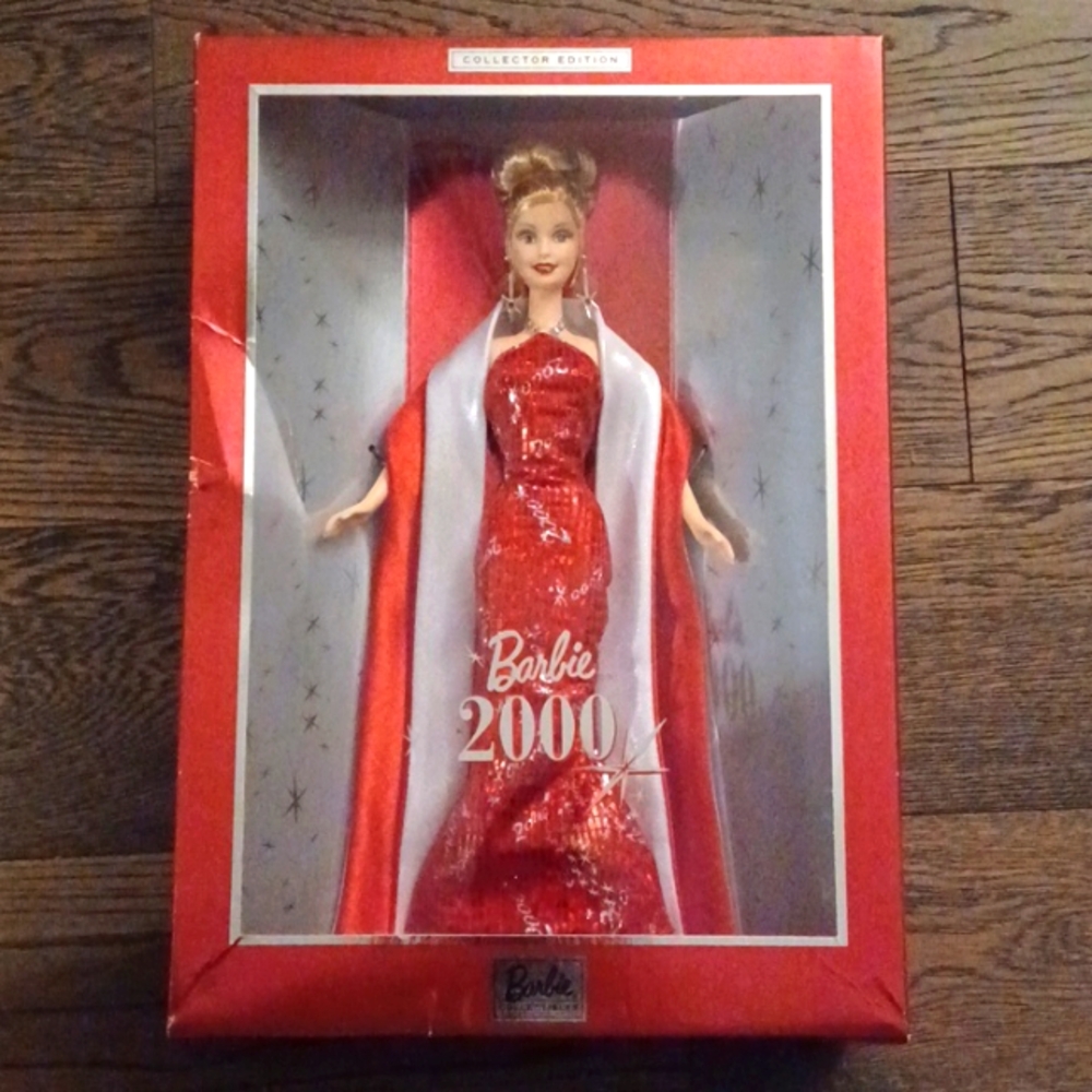 2000 Barbie Red Holiday Metallic Mermaid Style Gown Doll Mattel #27409
